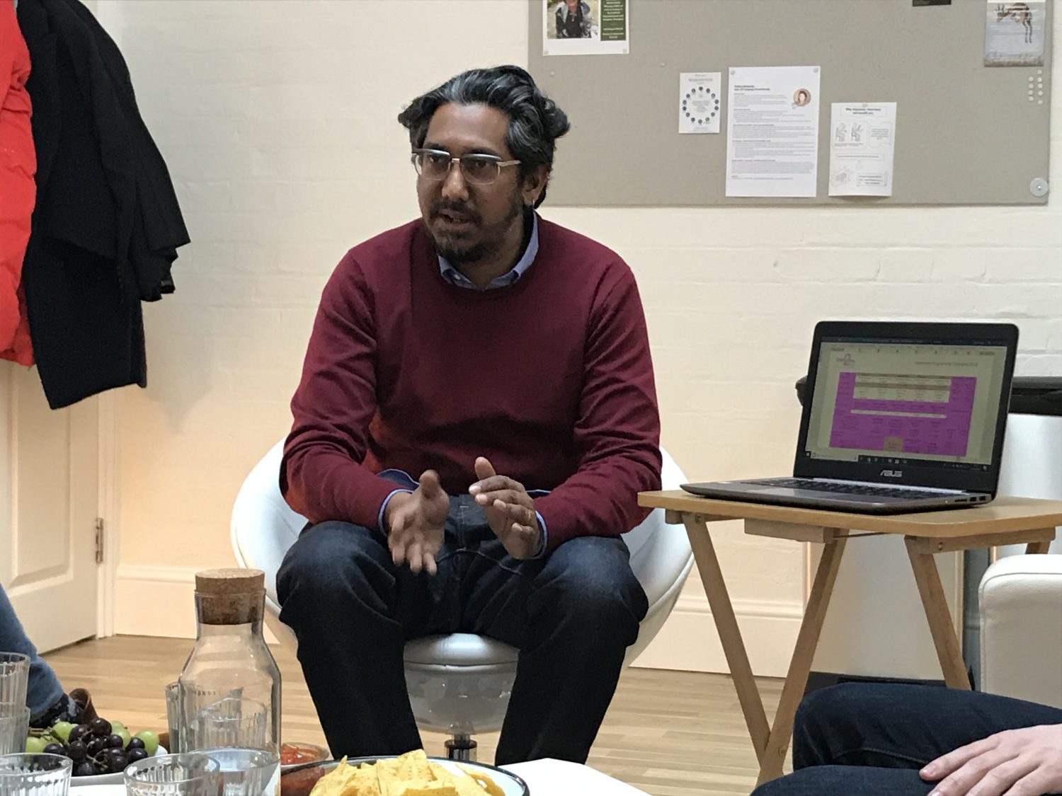 Chula Goonewardene gives a presentation at HQ Therapy’s Addiction afternoon – 26.02.19 Chula Goonewardene gives a presentation at HQ Therapy’s Addiction afternoon – 26.02.19