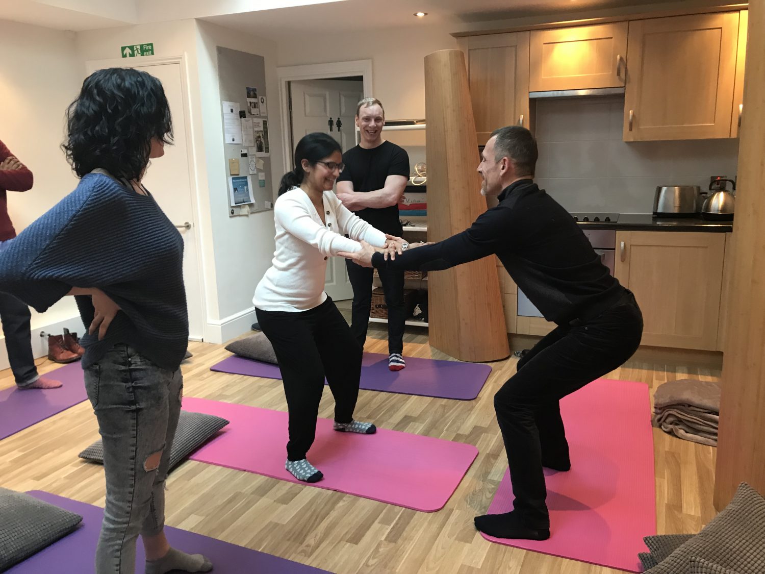 Chula Goonewardene gives a presentation at HQ Therapy’s Addiction afternoon – 26.02.19 Chula Goonewardene gives a presentation at HQ Therapy’s Addiction afternoon – 26.02.19